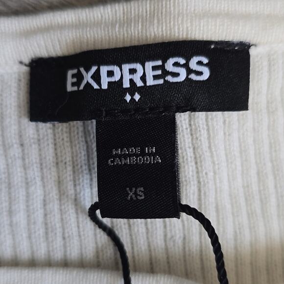 NWT, Express • Fitted Scoop Neck Sweater, Size XS - Picture 2 of 3
